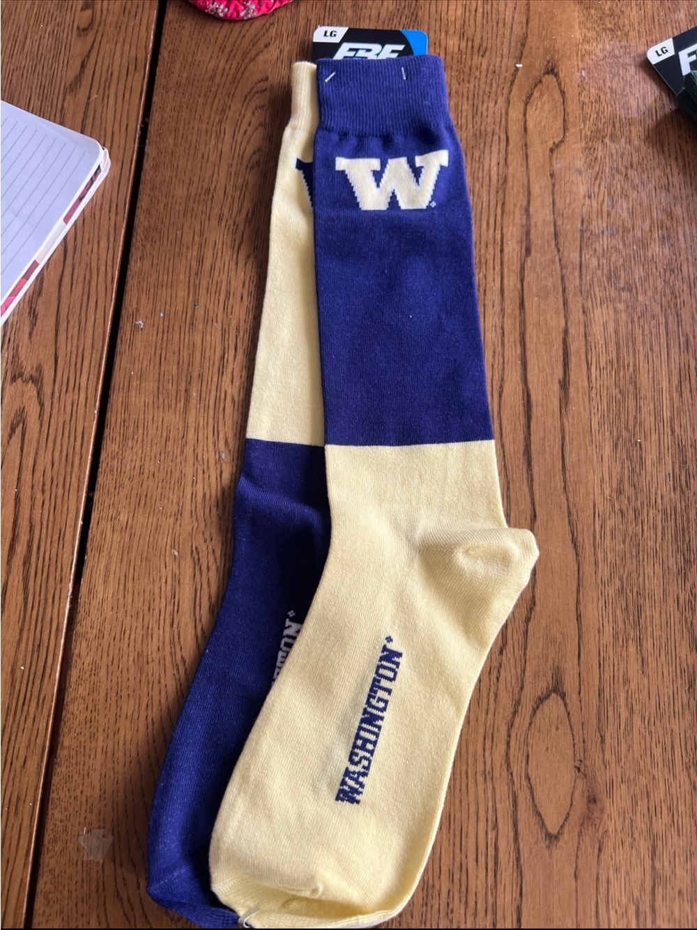 University of Washington Crew Socks Size  L